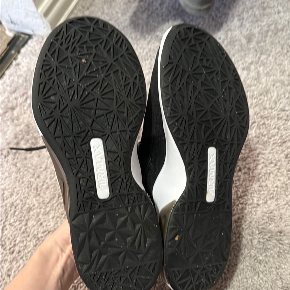 Nike Black and White Running Shoes - Picture 5 of 5